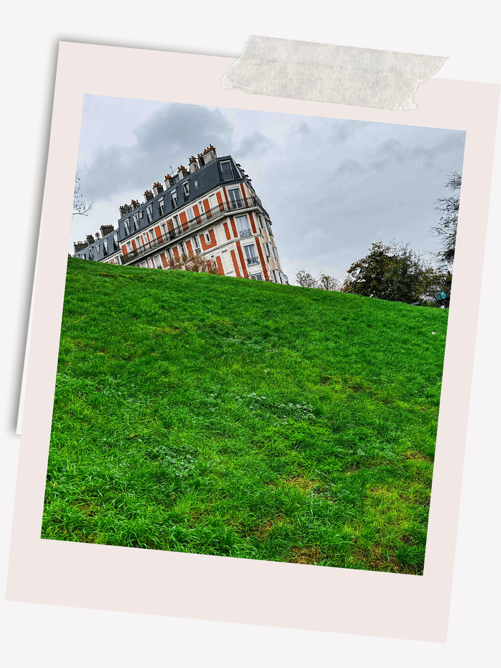 Sinking House of Montmartre